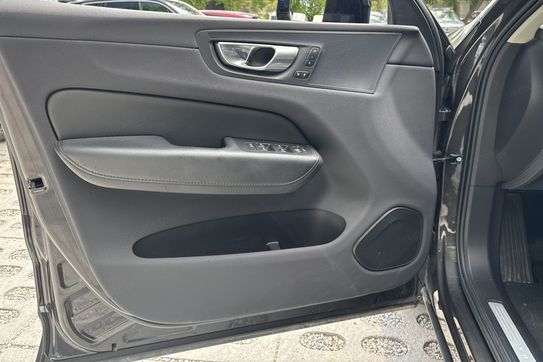 Volvo XC60 B4 B Plus Dark