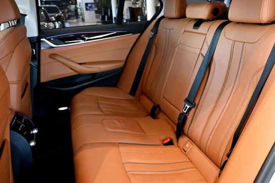 BMW Seria 5 530d xDrive Luxury Line