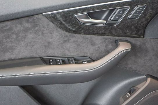 Audi Q7 55 TFSI e quattro S Line
