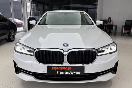 BMW Seria 5 520i mHEV aut