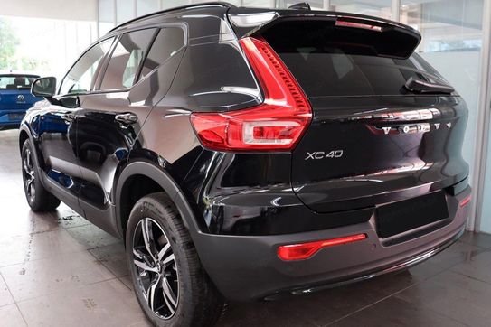 Volvo XC40 B4 Plus Dark