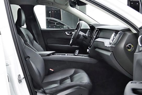 Volvo XC60 B4 D AWD Momentum Pro aut