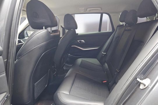BMW Seria 3 Touring 330i xDrive