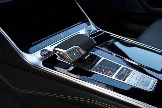 Audi A6 RS6 TFSI quattro Performance Avant