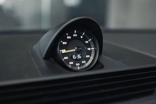 Porsche Panamera 4 E-Hybrid Platinum Edition