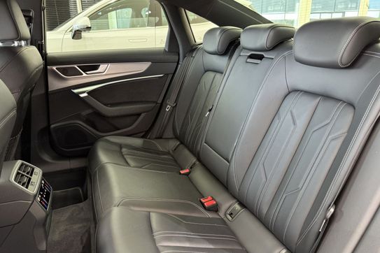 Audi A6 55 TFSI e quattro S Line