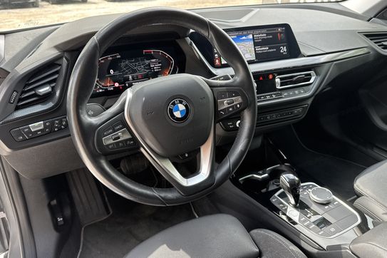 BMW Seria 2 218i Sport Line