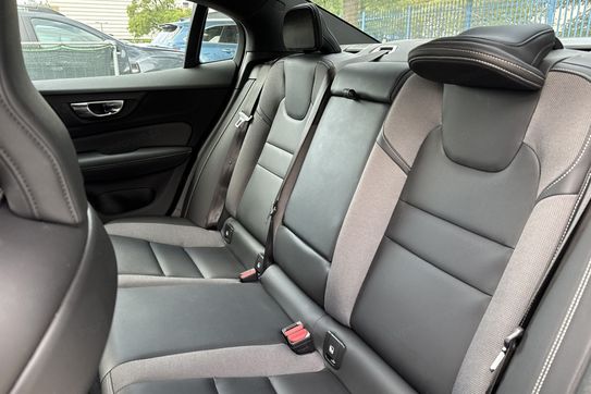Volvo S60 B5 B AWD R-Design