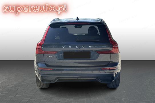 Volvo XC60 B4 B R-Design
