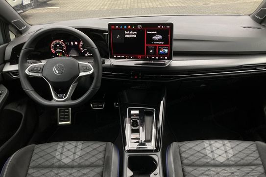 Volkswagen Golf VIII 1.5 eTSI mHEV R-Line DSG