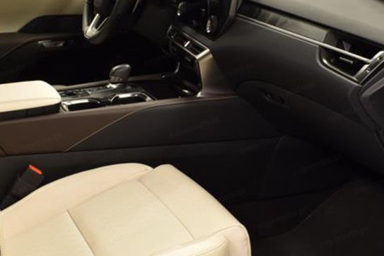 Lexus RX 350h Omotenashi