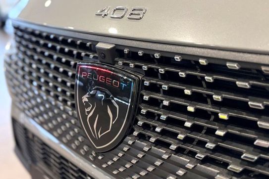 Peugeot 408 Business 1.2 mHEV e-DSC6