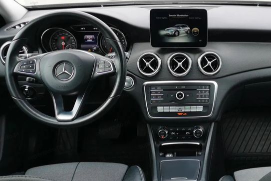 Mercedes GLA 180 7G-DCT Style