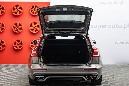 Volvo V60 B4 R-Design aut