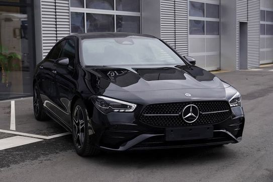 Mercedes CLA 220 4-Matic AMG Line