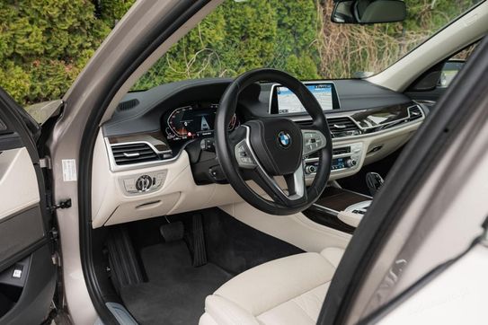 BMW Seria 7 730Ld mHEV sport-aut