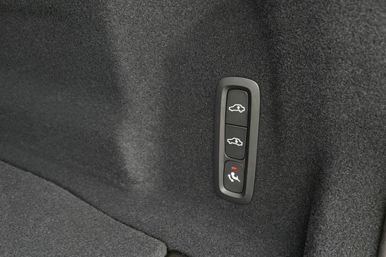 Volvo XC60 T8 Plug-In Hybrid AWD Ultra Bright