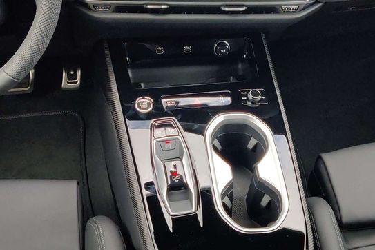 Audi A6 TDI quattro S line Avant