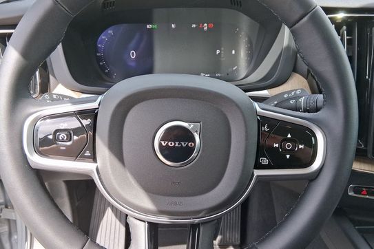 Volvo XC60 B5 B AWD Plus Dark aut