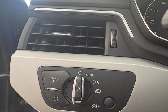 Audi A4 35 TFSI S Line