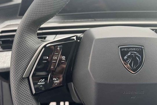 Peugeot 5008 GT 1.2 mHEV e-DCS6