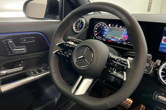 Mercedes GLA 200  AMG Line