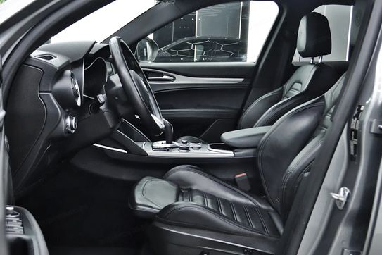 Alfa Romeo Stelvio Turbo Veloce Q4