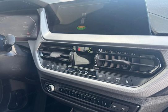 BMW Seria 1 118i Advantage