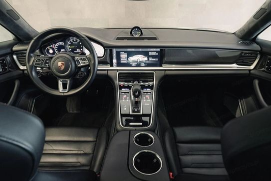 Porsche Panamera Turbo Hybrid