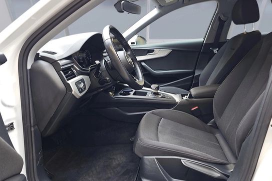 Audi A4 Avant 45 TFSI quattro S Line