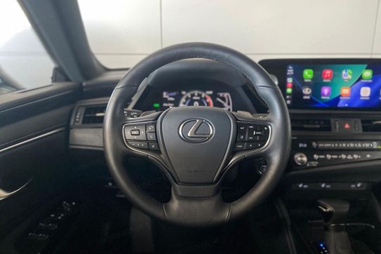Lexus ES 300h Business Edition