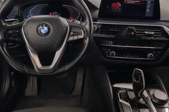 BMW Seria 5 518d Sport Line