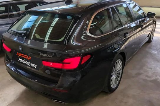 BMW Seria 5 530e xDrive aut