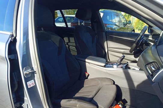 BMW Seria 5 530d xDrive mHEV aut