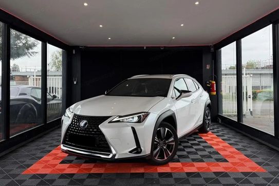Lexus UX 300h Omotenashi 2.0 Hybrid