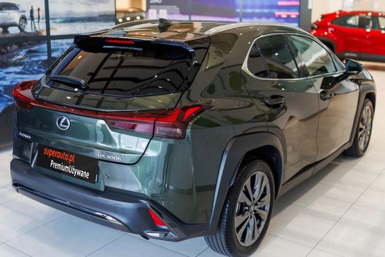 Lexus UX 300h F Sport Design