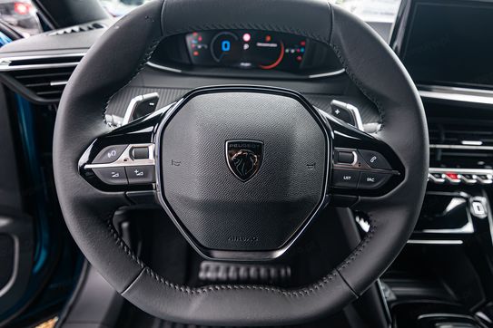 Peugeot 2008 Allure e-DCS 1.2 mHEV