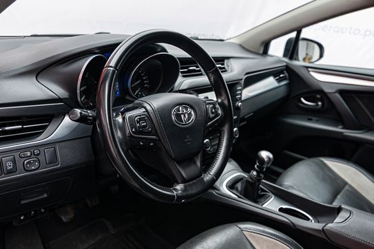 Toyota Avensis 2.0 D-4D Premium