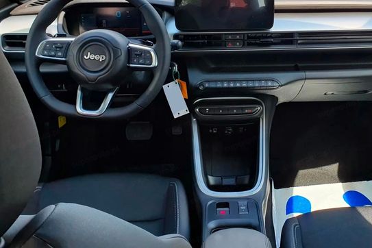 Jeep Avenger Altitude 1.2 e-Hybrid T3