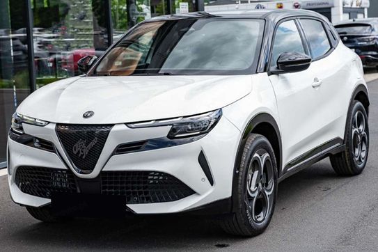 Alfa Romeo Junior 1.2 Ibrida Q4