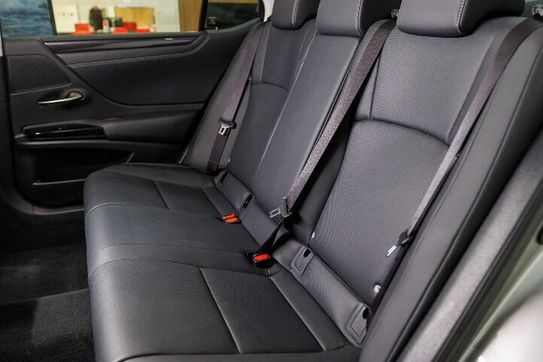 Lexus ES 300h F Sport Edition