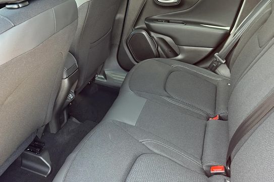 Jeep Renegade Altitude 1.5 T4 mHEV FWD DCT