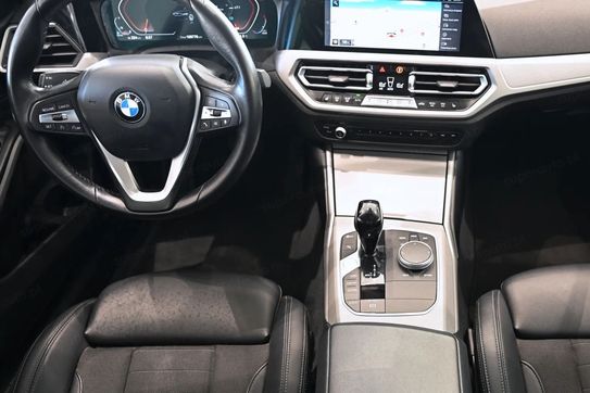 BMW Seria 3 320d xDrive Advantage aut