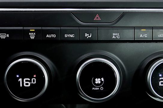 Jaguar E-Pace i4D FWD R-Dynamic S