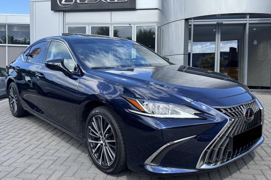 Lexus ES 300h Business Edition 2.5 E-CVT