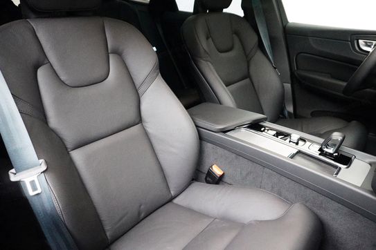 Volvo XC60 B5 B AWD Plus Dark