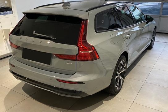 Volvo V60 B4 Plus Dark