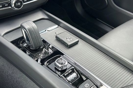 Volvo XC60 B5 D AWD Momentum Pro