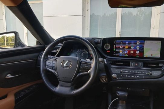 Lexus ES 300h Business Edition