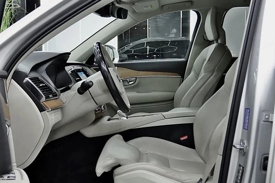 Volvo XC90 T8 AWD Plug-In Hybrid Inscription 7os aut